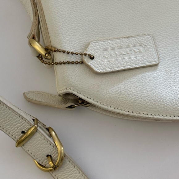 COACH || Authentic - Made in Italy Vintage Coach Crossbody Bag. - Picture 8 of 16
